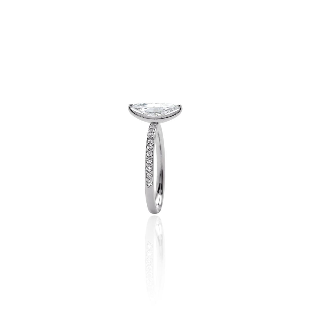 1 Carat 1 Line Half Eternity Ring/Round