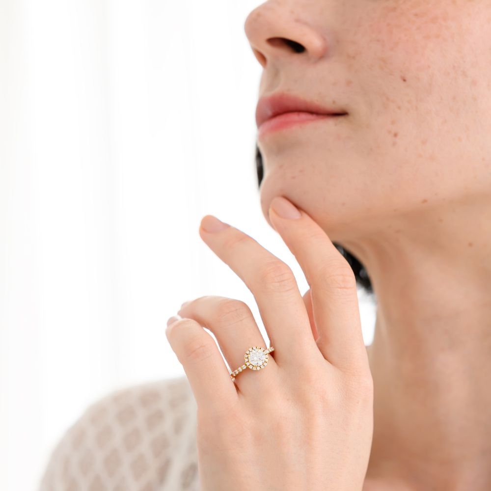 1 Carat 1 Line Half Eternity Ring/Round