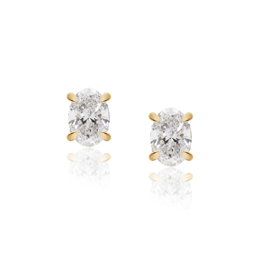 1カラットピアス /オーバル /メレ0.05ct