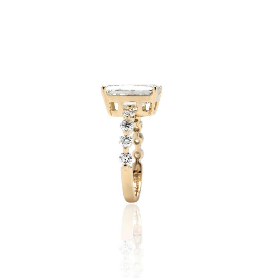 1 Carat 1 Line Half Eternity Ring/Round