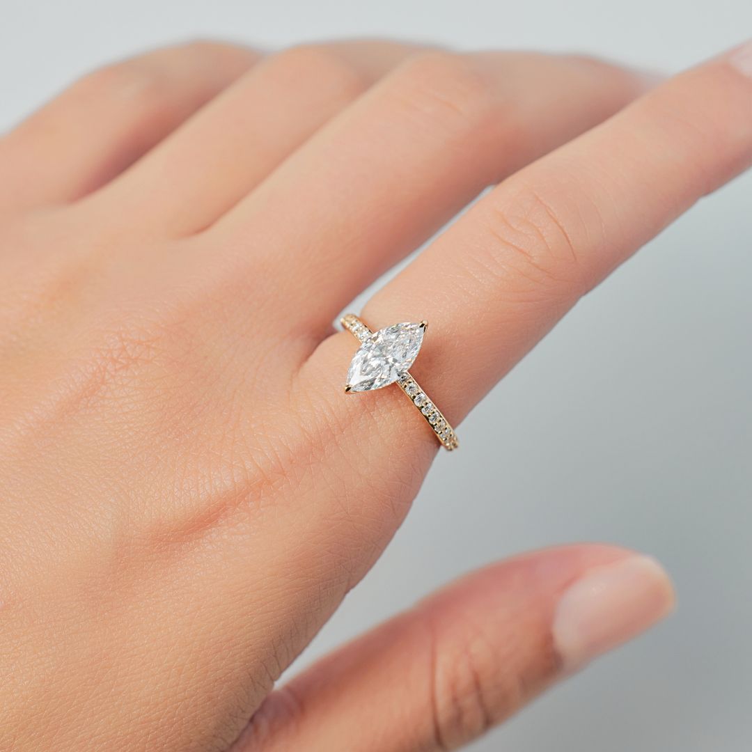 1 Carat 1 Line Half Eternity Ring/Round