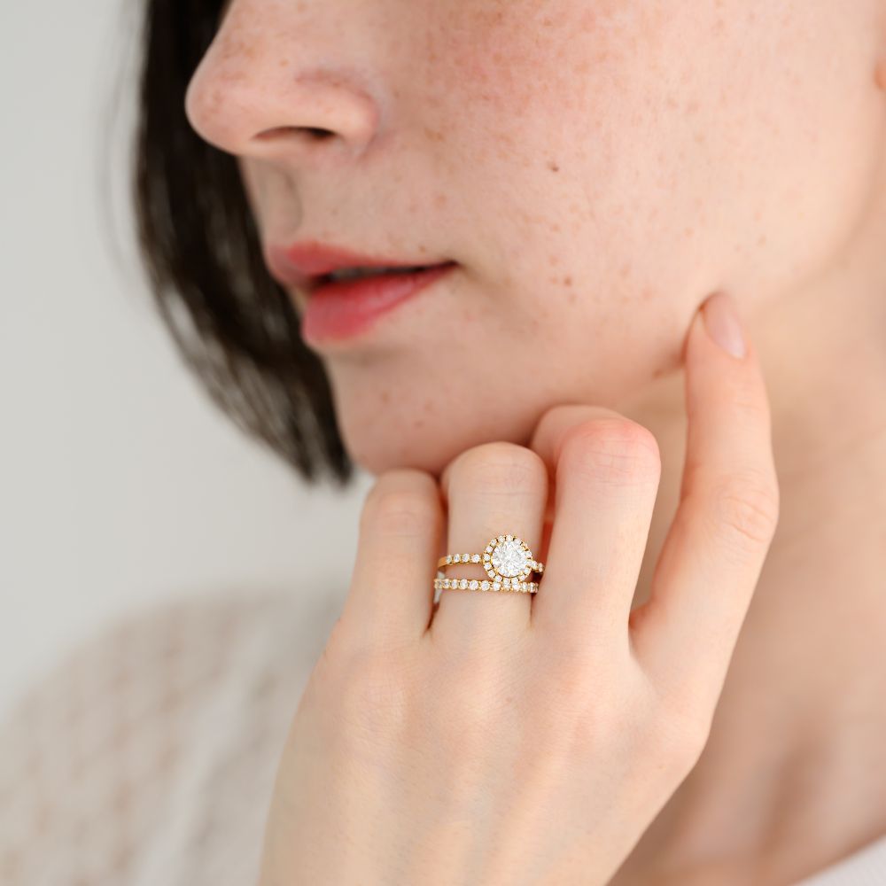 1 Carat 1 Line Half Eternity Ring/Round