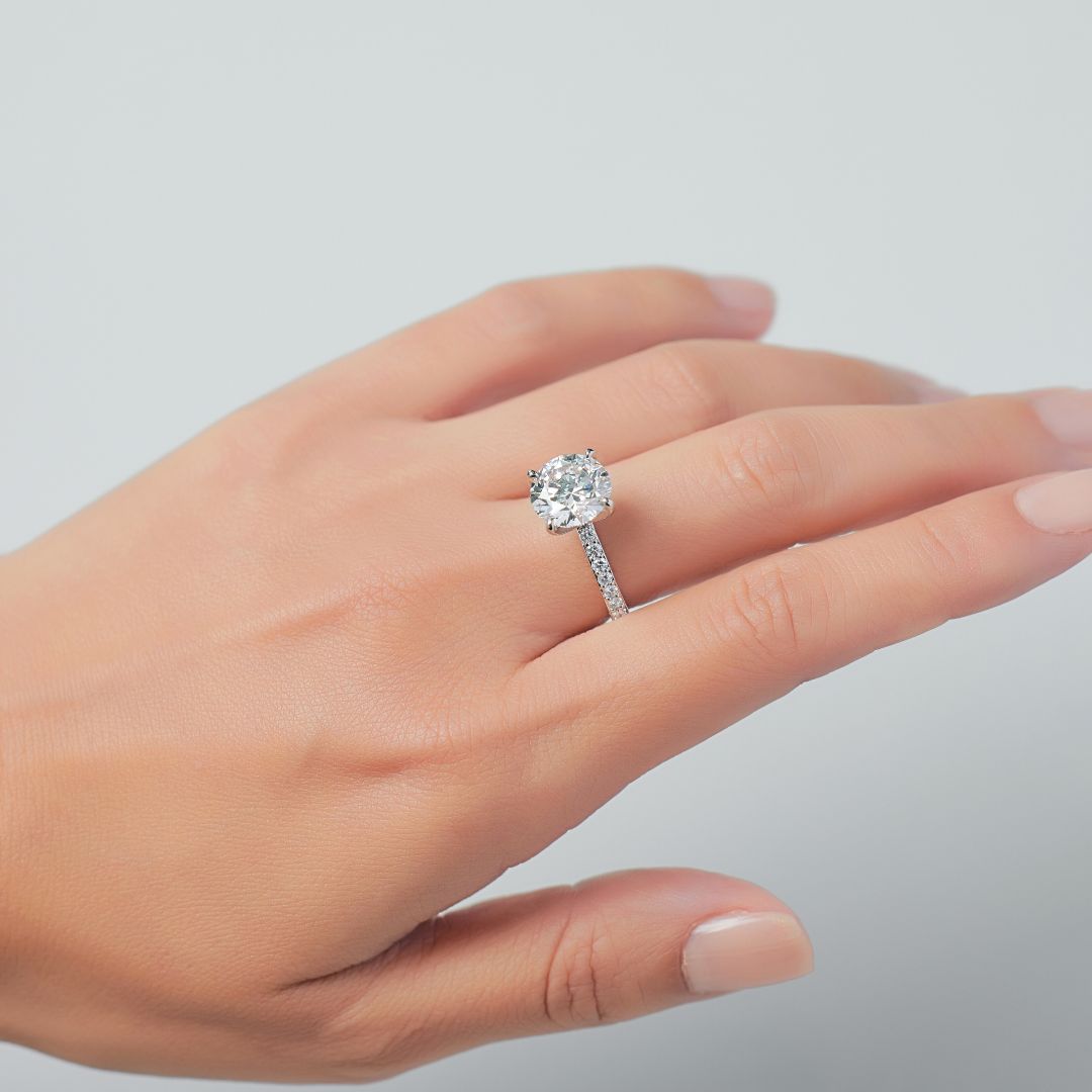 1 Carat 1 Line Half Eternity Ring/Round