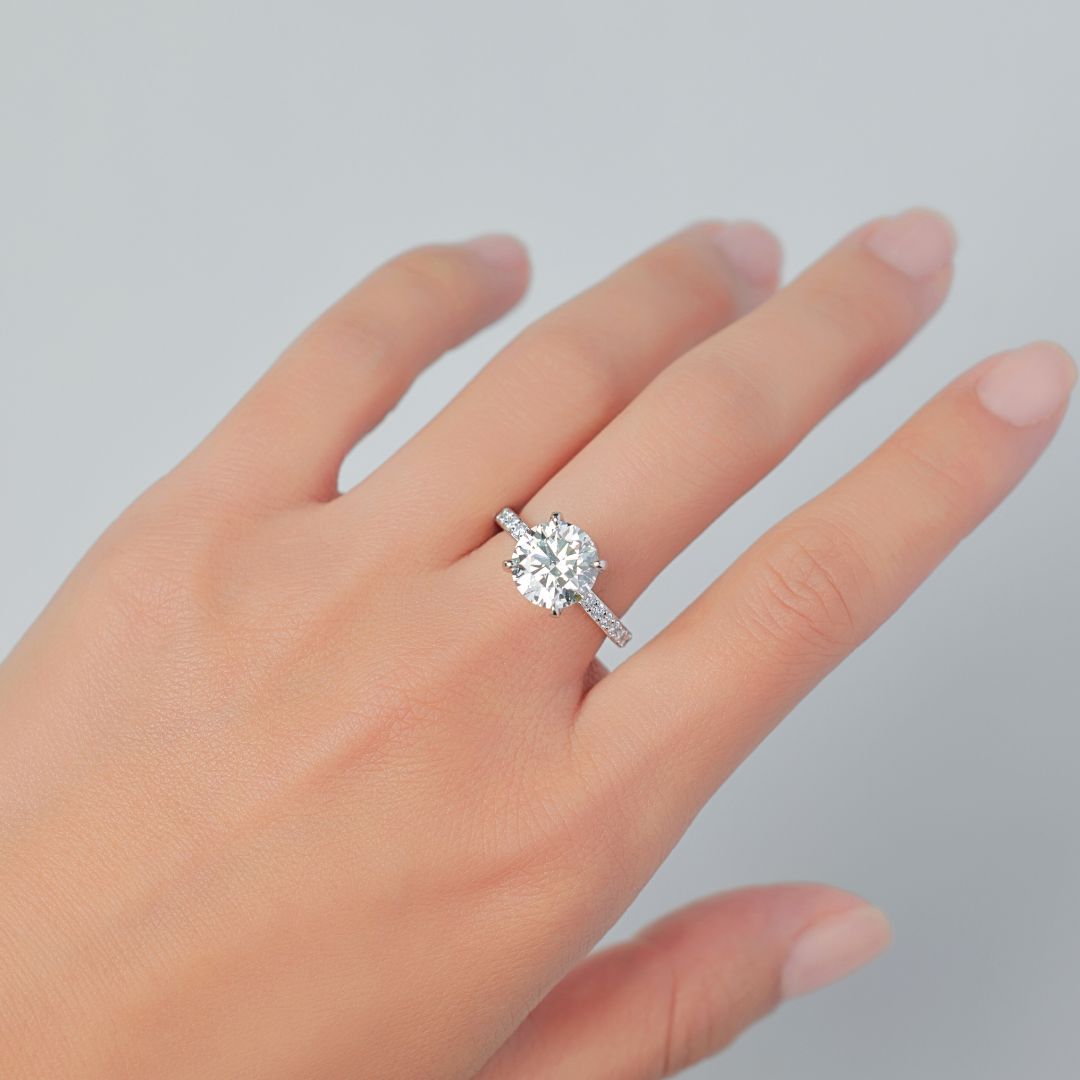 1 Carat 1 Line Half Eternity Ring/Round