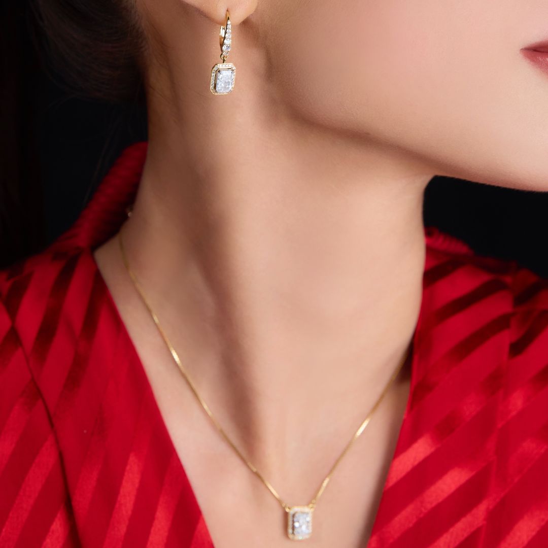 1 Carat Diamond Necklace/Emerald Cut