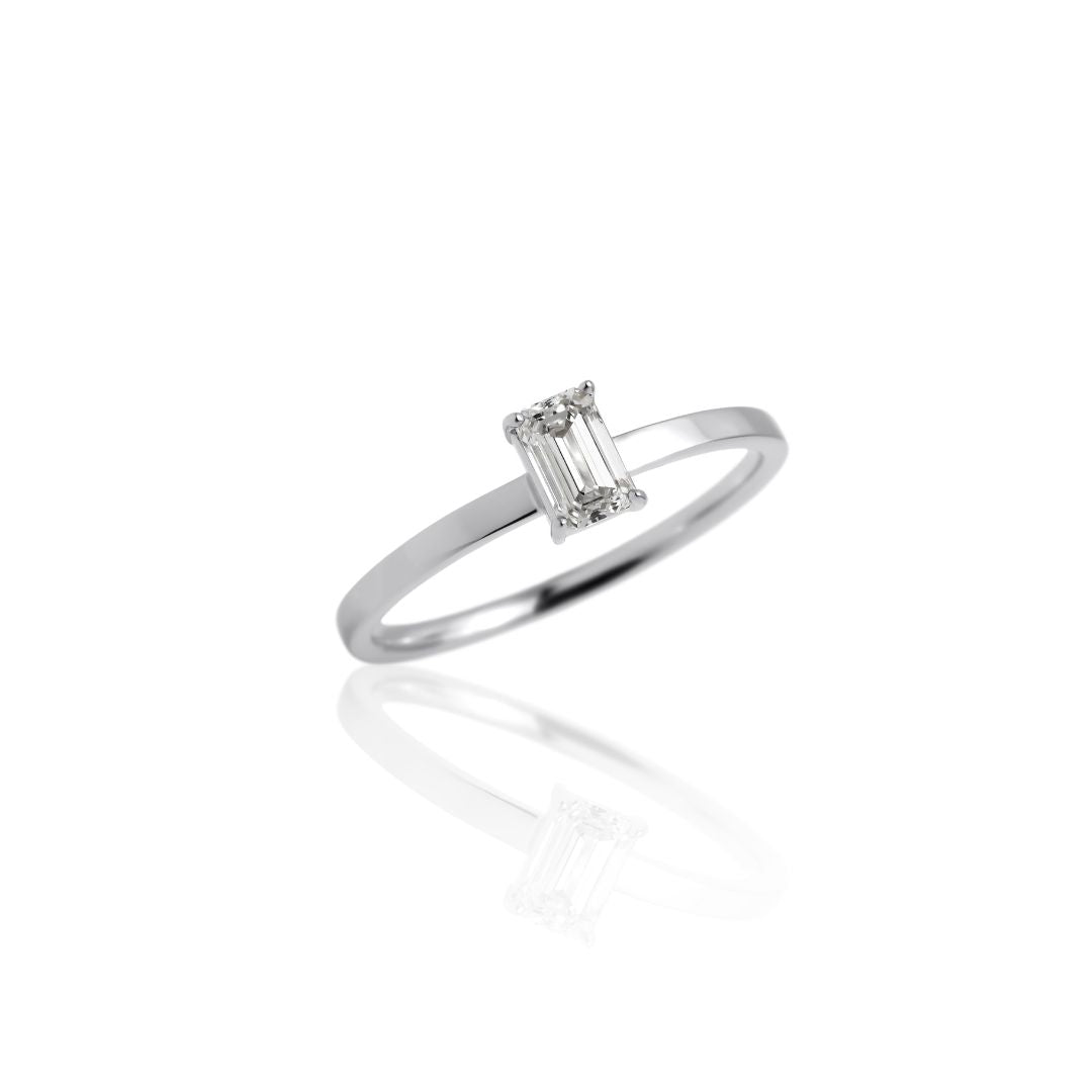 1 carat diamond ring/emerald cut