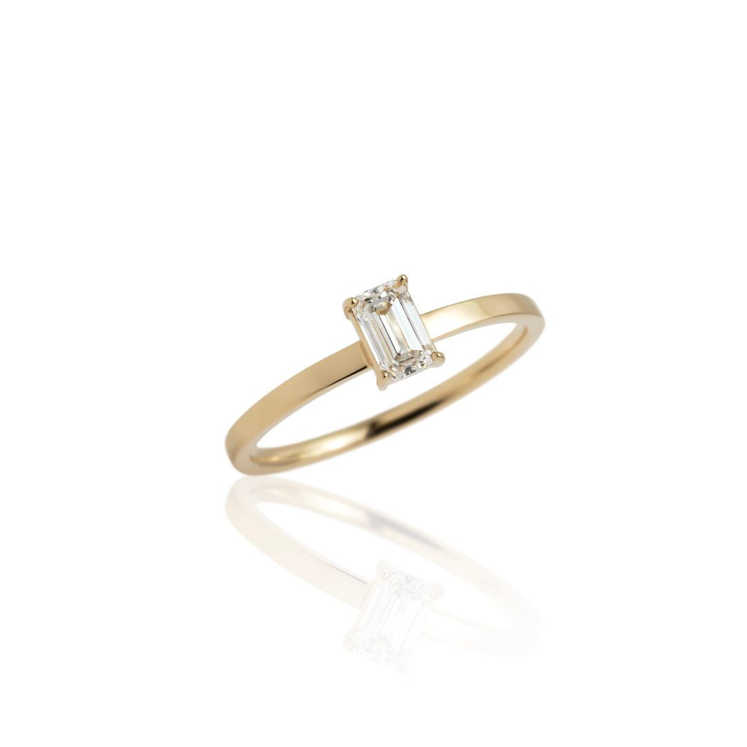 1 carat diamond ring/emerald cut