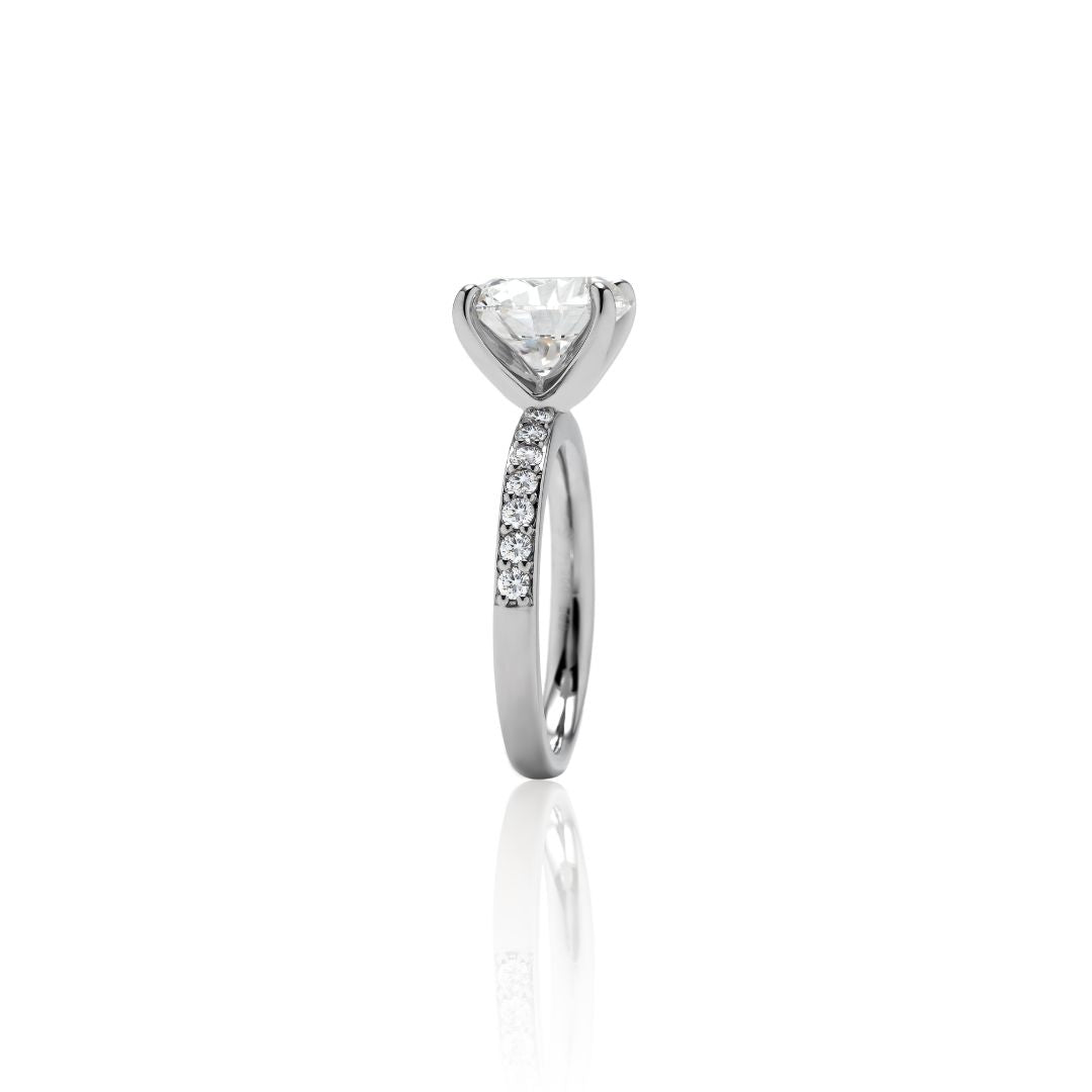 1 Carat 1 Line Half Eternity Ring/Round