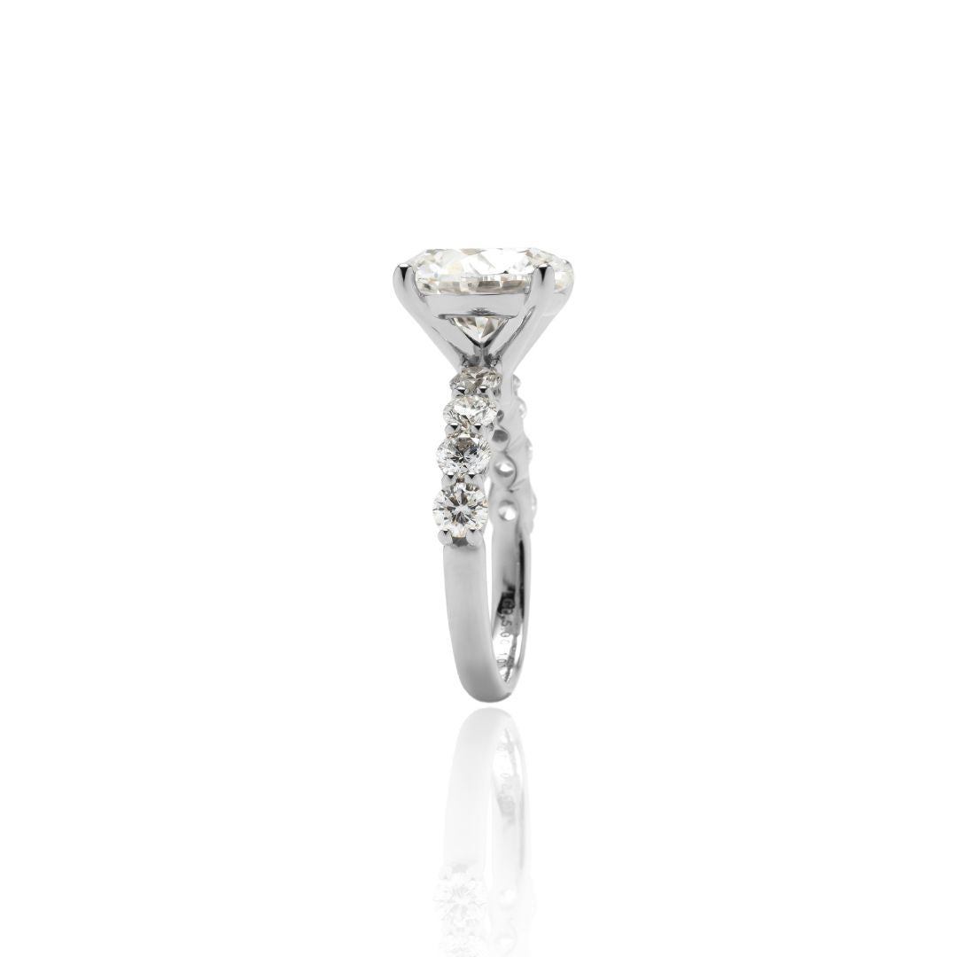 1 Carat 1 Line Half Eternity Ring/Round