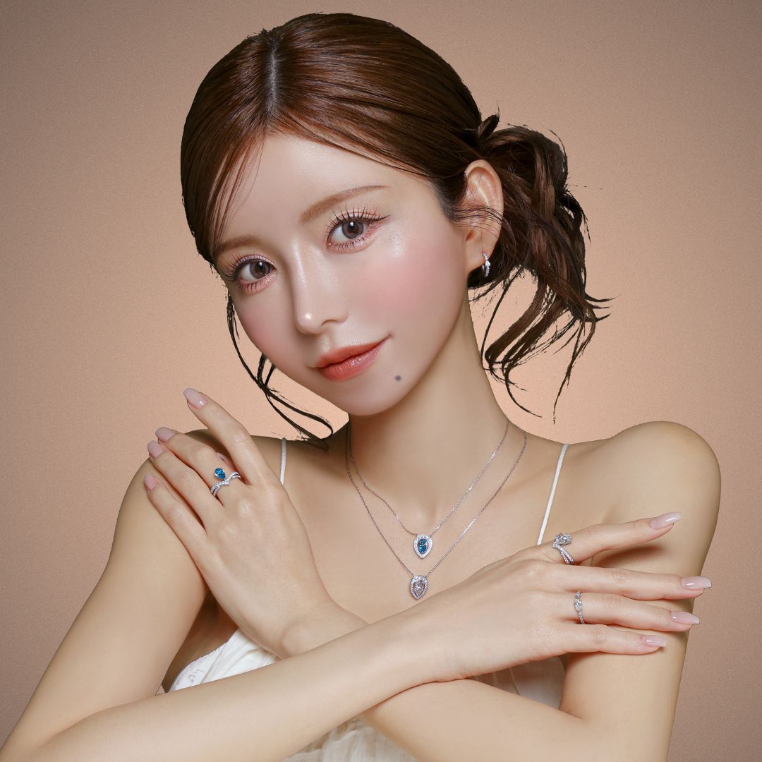 1 Carat Diamond Necklace/Pear Shape