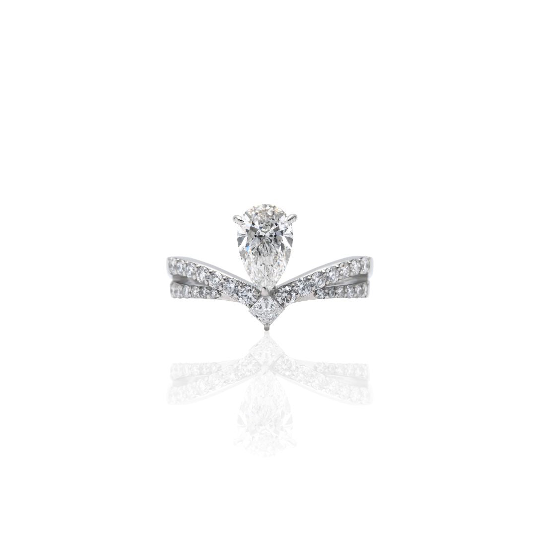 1 Carat 1 Line Half Eternity Ring/Pear Shape 