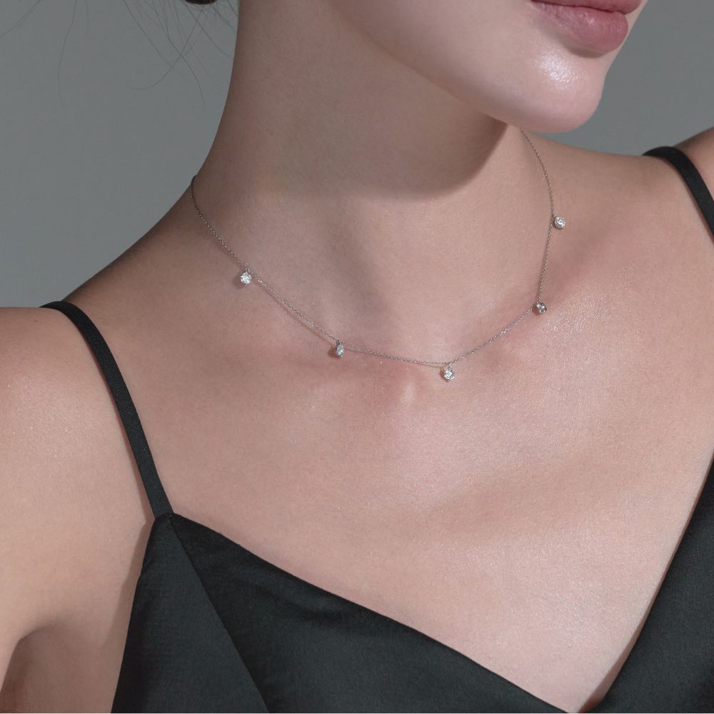 ５ストーンステーションネックレス