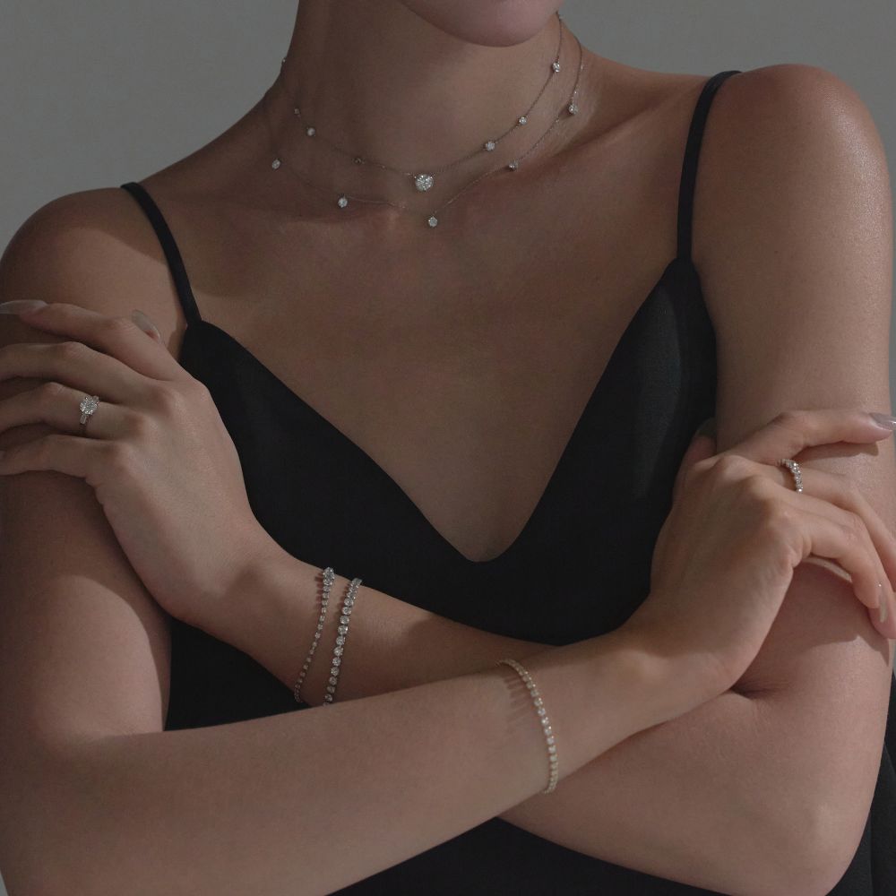 １カラットアシメントリーネックレス