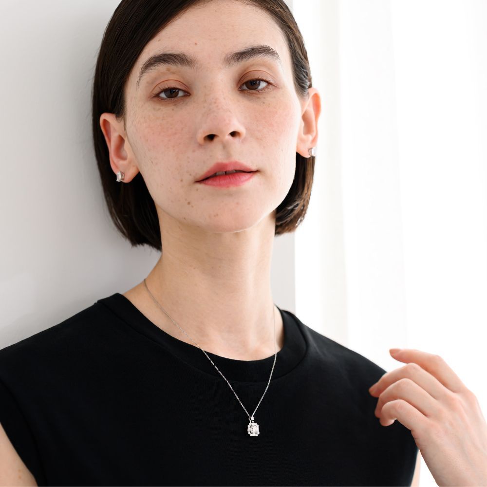 1 carat diamond necklace/round
