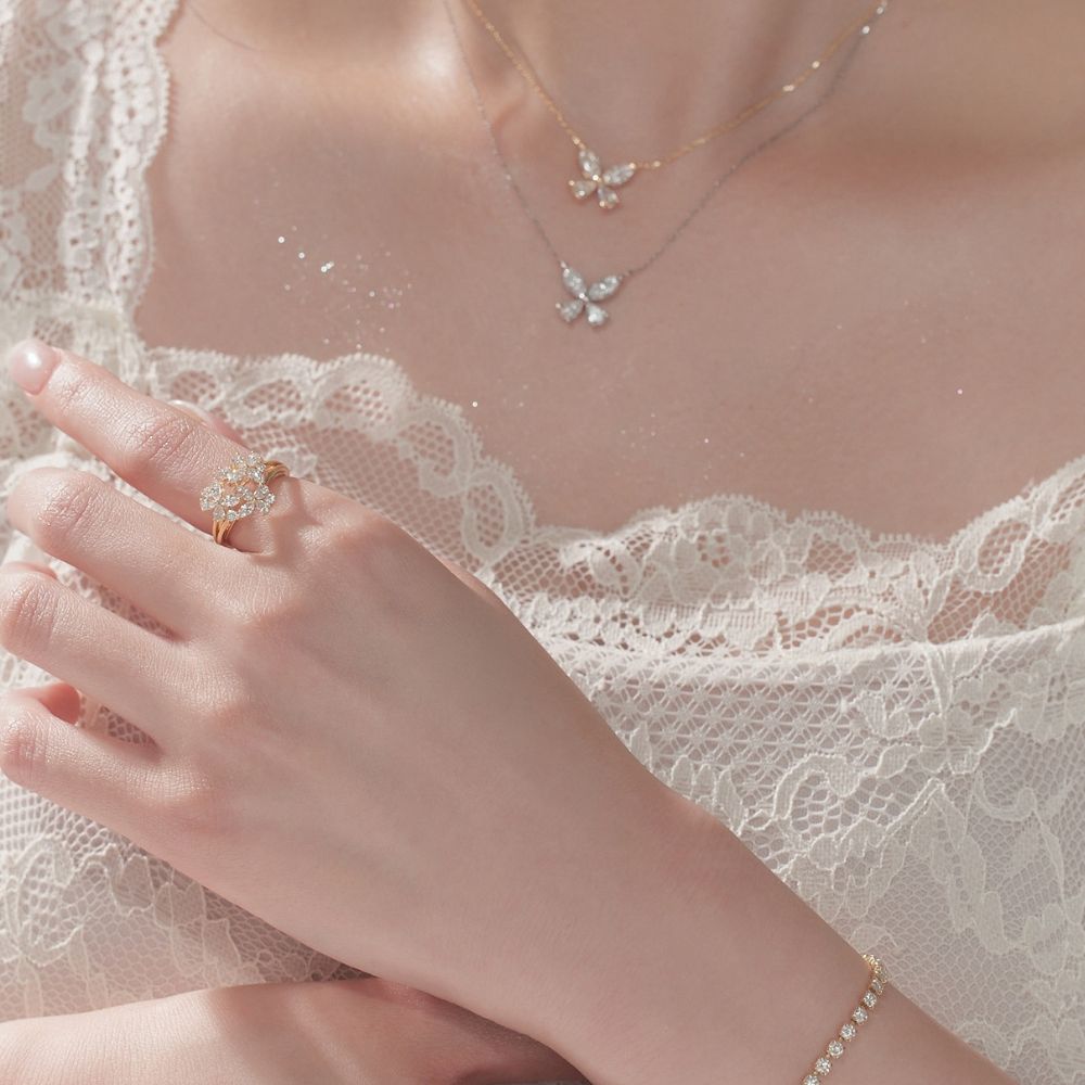 1 carat diamond ring/pear shape (saki select)