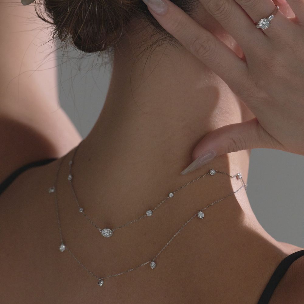 １カラットアシメントリーネックレス