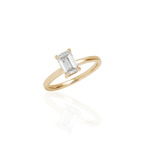 1 carat diamond ring/emerald cut