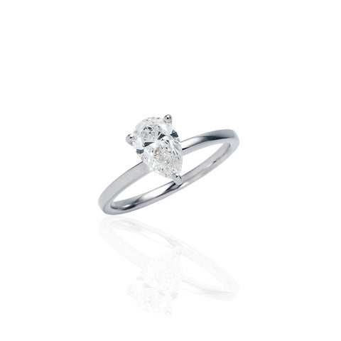 1 carat diamond ring/pear shape (saki select)